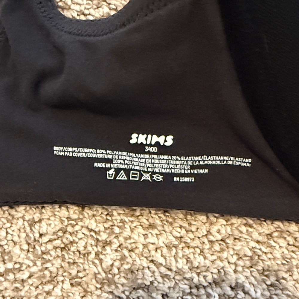 Skims Black Bra - Picture 3 of 3